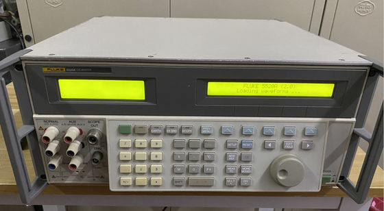 kaufen Fluke 5520A Multi-Produkt-Kalibrator mit 600 MHz Amplitudensignalen, RS-232-Schnittstelle und gebrauchtem Zustand Online-Herstellung