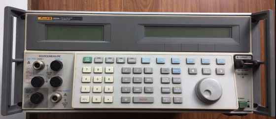 kaufen Fluke 5820A Multi-Produkt-Kalibrator mit 600 MHz und 2,1 GHz Bandbreite Fünfkanal-Oszilloskop-Kalibrator Online-Herstellung