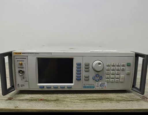 kaufen Geprüfter Fluke 9640A-Serie-RF-Referenzquellen-Multi-Produkt-Kalibrator mit einem Frequenzbereich von 1 mHz bis 4 GHz im Gebrauchtzustand Online-Herstellung