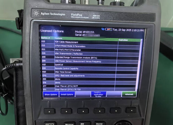 kaufen Keysight N9918A FieldFox Handheld Mikrowellen-Kombinationsanalysator mit 26,5 GHz Frequenz und portablem Rackmount-Design Online-Herstellung