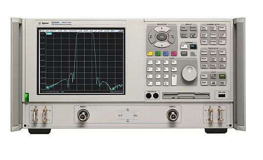 Keysight Agilent E8358A PNA-Netzwerk-Analysator 300 KHz bis 9 GHz Rackmount Gebraucht-Vektor-Netzwerk-Analysator