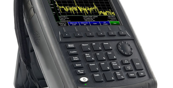 Keysight FieldFox Handheld Analyzer 18 GHz Mikrowellen-Netzwerkanalysator mit 2 Ports und 91 dB Dynamikbereich