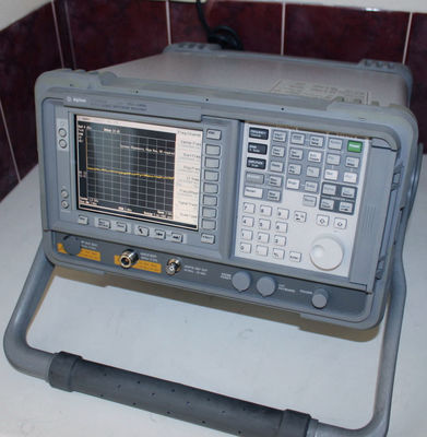 Rackmount Agilent E4402B Spektrumanalysator 9 kHz bis 3,0 GHz Keysight E4402B