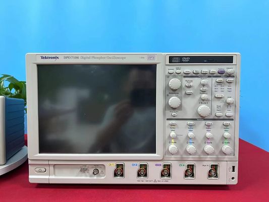 Langlebiges 1-GHz-Digital-Phosphor-Oszilloskop Tektronix DPO7104 Oszilloskop