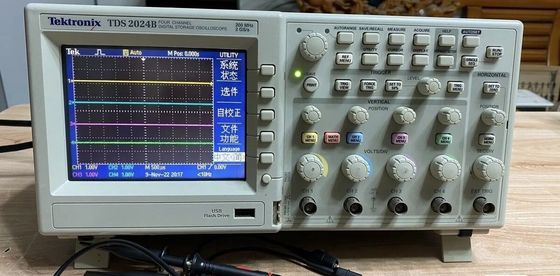 Verwendete Mehrkanal-4CH 2GSs 200MHz gute Zustand Tektronix TDS2024B Farbedso