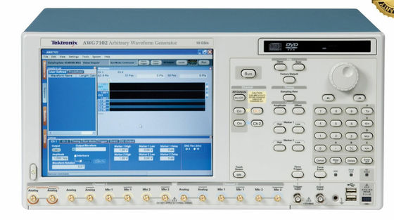 AWG7102 Tektronix willkürlicher Wellenformgenerator 10GS/S hohe Bandbreite Ausgabe