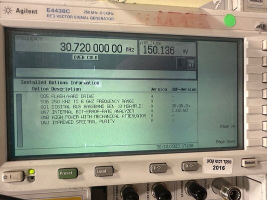 Keysight/Agilent E4438C Portable ESG RF Signal Generator Langlebig