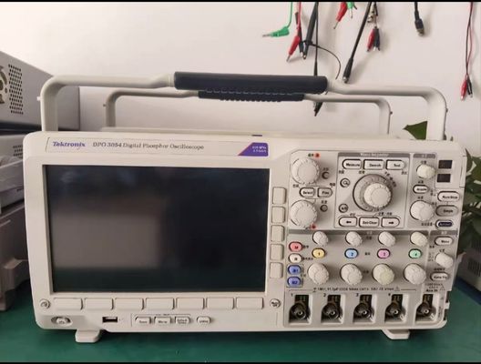 Vorbesitz von Tektronix DPO3054 OSCILLOSCOPE DIGITAL PHOSPHOR 500 MHZ 2.5 GS/S 5M Rekordlänge 4-CH