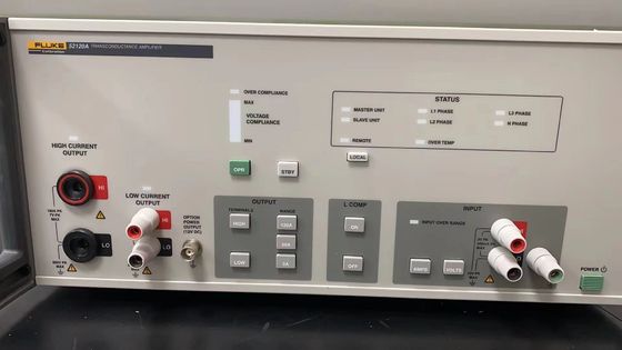 Fluke 52120A Transleitungsverstärker unter vollen Arbeitsbedingungen geprüft