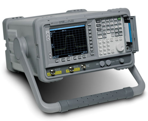 Keysight E4405B ESA-E Spektrumanalysator mit Frequenzbereich von 9 kHz bis 13,2 GHz und Temperaturbereich von 0 bis 55 °C