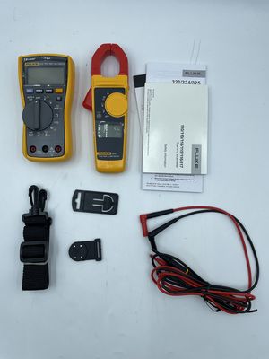 Fluke 117/323 Elektriker-Kombiset mit True-RMS Digitalmultimeter und 600-V-CAT-III-Zangenmessgerät mit berührungsloser Spannungsdetektion