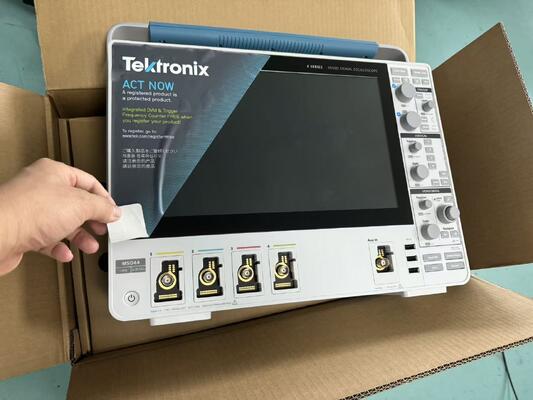 Gebrauchtes Tektronix 4 Series MSO44 Mixed Signal Oszilloskop mit 1 GHz Bandbreite, 4 FlexChannel-Eingängen und hochauflösendem Display